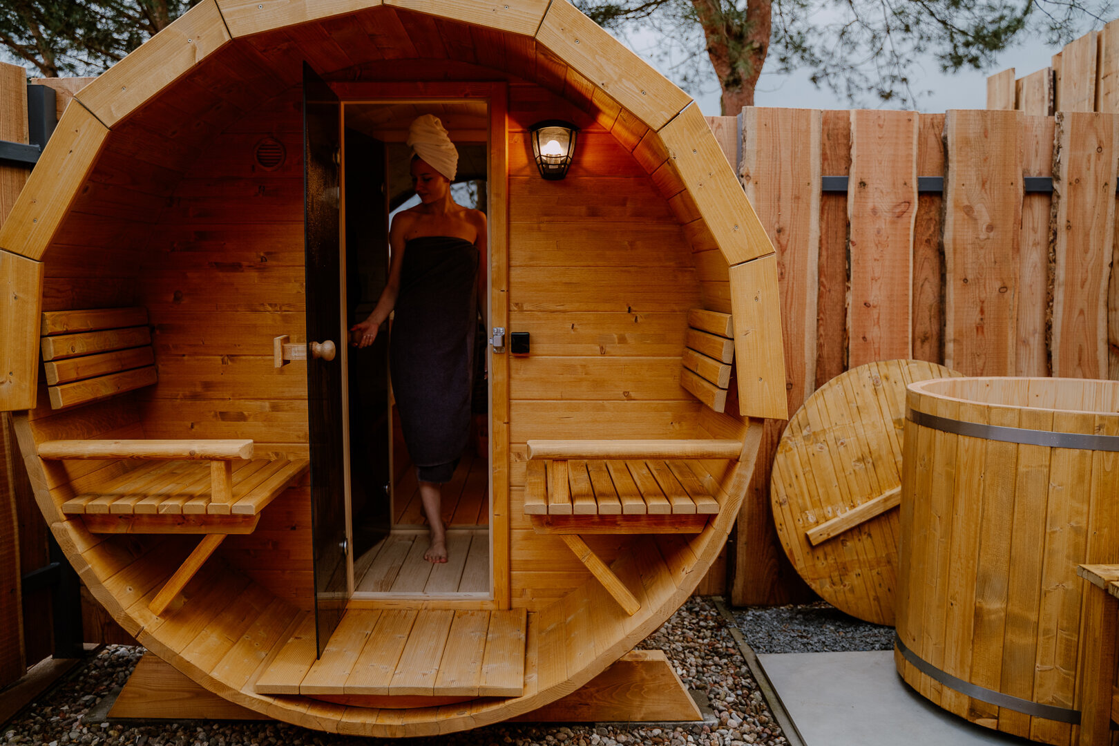Relaks w strefie SPA - jacuzzi i sauna